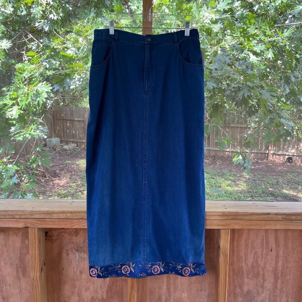 Stonebridge Women's Denim Floral Hem Maxi Skirt Size 12 (30" Waist). NEW